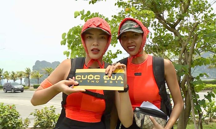 Đào Bá Lộc đăng ảnh hớ hênh, Hương Giang bị nghi hẹn hò Phạm Thế Thịnh