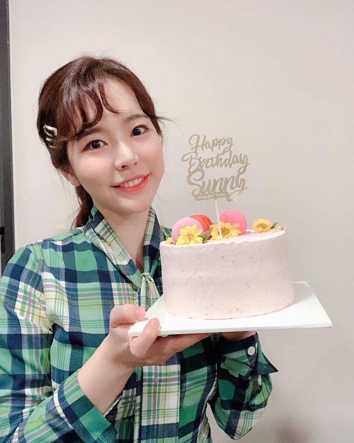 Điểm danh những idols Kpop là thánh hack tuổi
