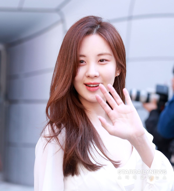 Điểm danh những idols Kpop là thánh hack tuổi
