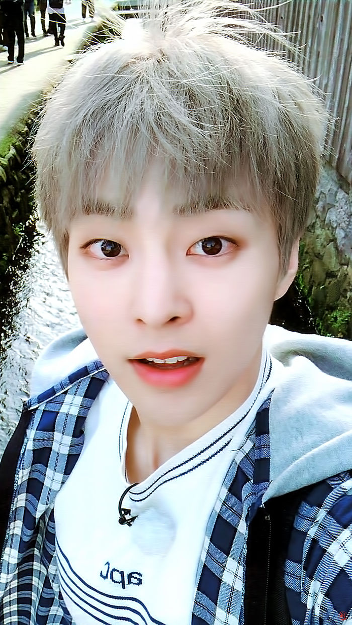 Điểm danh những idols Kpop là thánh hack tuổi