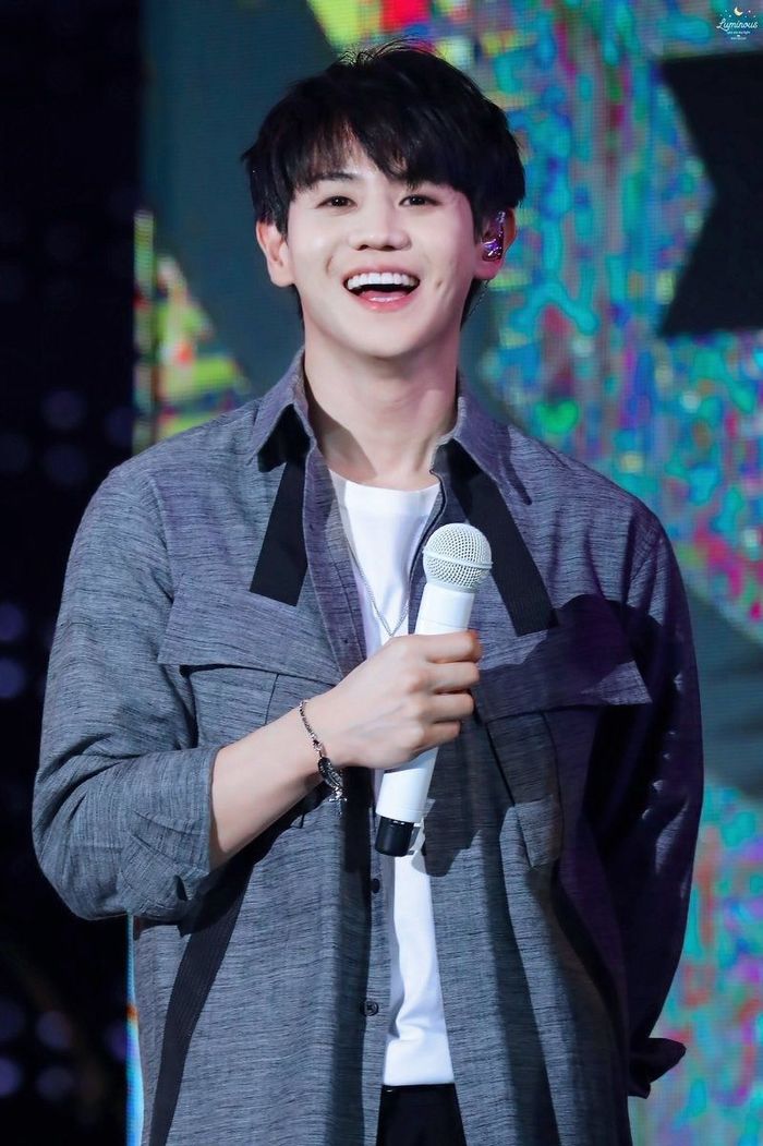 Điểm danh những idols Kpop là thánh hack tuổi