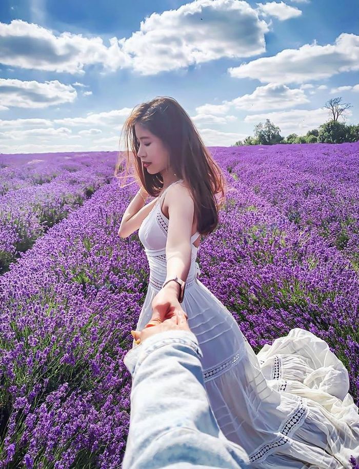Gu chọn bạn gái của cầu thủ giống nhau đến không ngờ: Giỏi và xinh