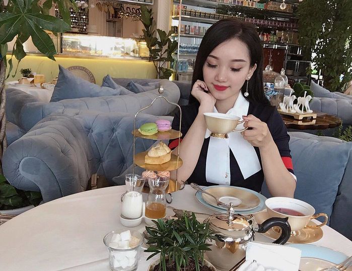 Gu chọn bạn gái của cầu thủ giống nhau đến không ngờ: Giỏi và xinh