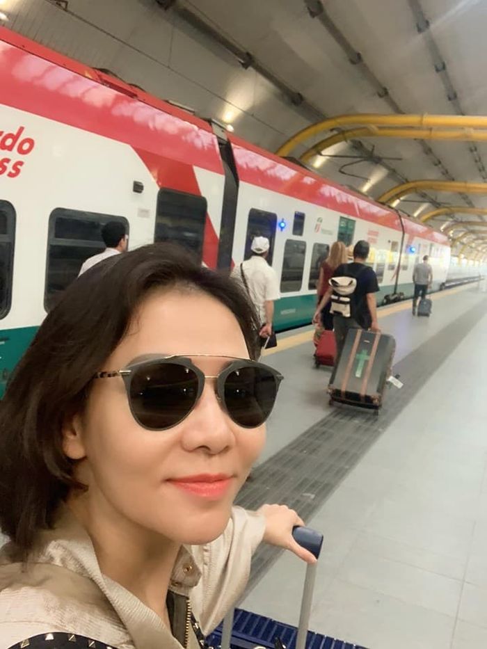 Hà Hồ lấp lửng sinh con cho Kim Lý, H'Hen Niê như bà thím vì kiểu tóc