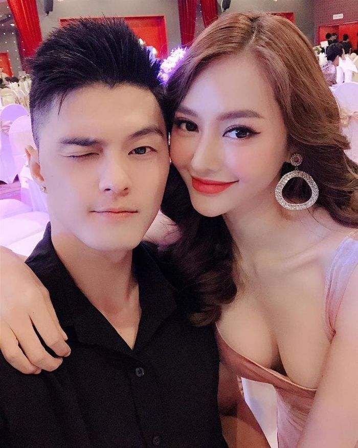 Hà Hồ lấp lửng sinh con cho Kim Lý, H'Hen Niê như bà thím vì kiểu tóc