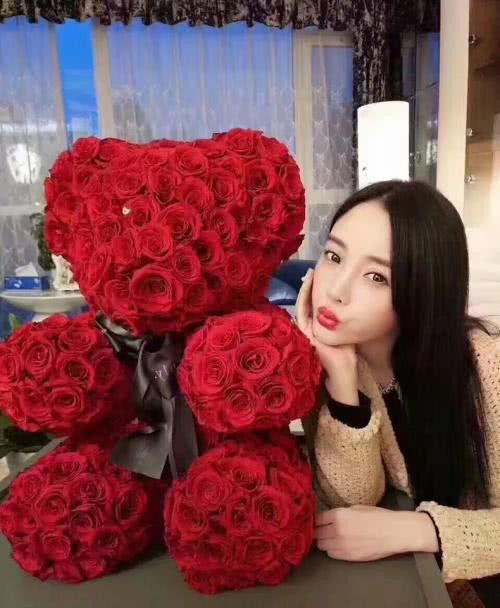 Hậu chia tay: Phạm Băng Băng bán gấp món đồ tình yêu Lý Thần tặng