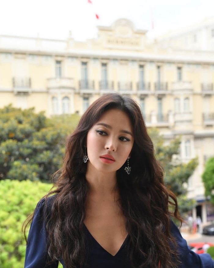 Hậu ly hôn, Song Hye Kyo đẹp ná thở trong loạt ảnh mới