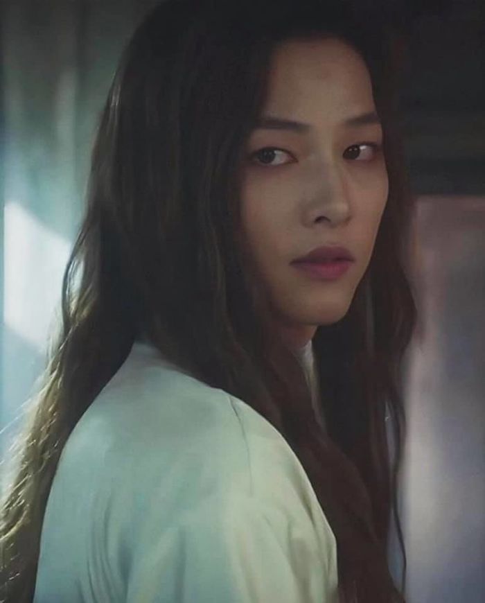 Hậu ly hôn, Song Joong Ki ngày càng xinh đẹp trong phim mới