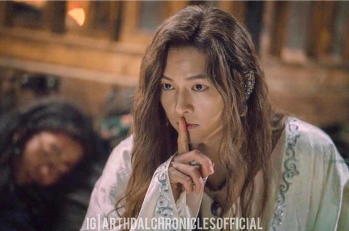 Hậu ly hôn, Song Joong Ki ngày càng xinh đẹp trong phim mới