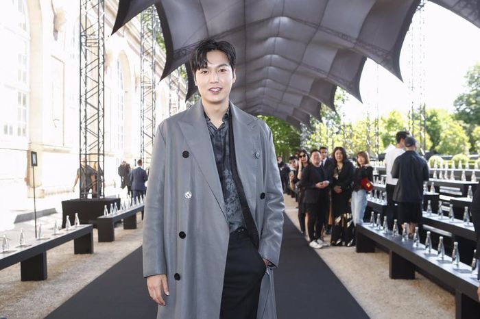Hậu xuất ngũ, Lee Min Ho tái xuất dự sự kiện: Nhan sắc quả là cực phẩm