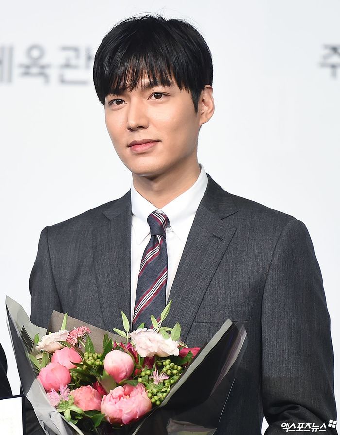 Hậu xuất ngũ, Lee Min Ho tái xuất dự sự kiện: Nhan sắc quả là cực phẩm