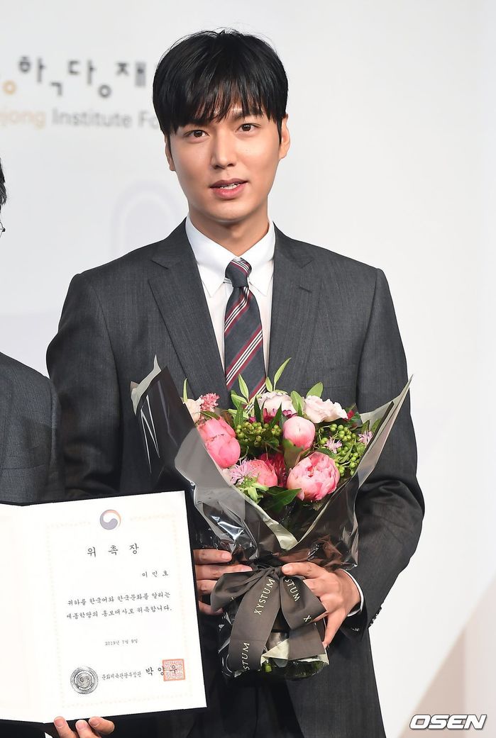 Hậu xuất ngũ, Lee Min Ho tái xuất dự sự kiện: Nhan sắc quả là cực phẩm