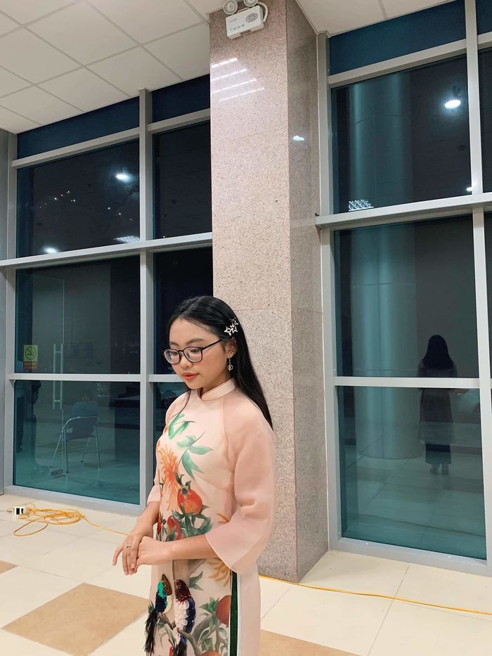 Hiền Hồ - Bùi Anh Tuấn lộ ảnh hẹn hò, Bà 5 Bống Duy Khánh sang Mỹ