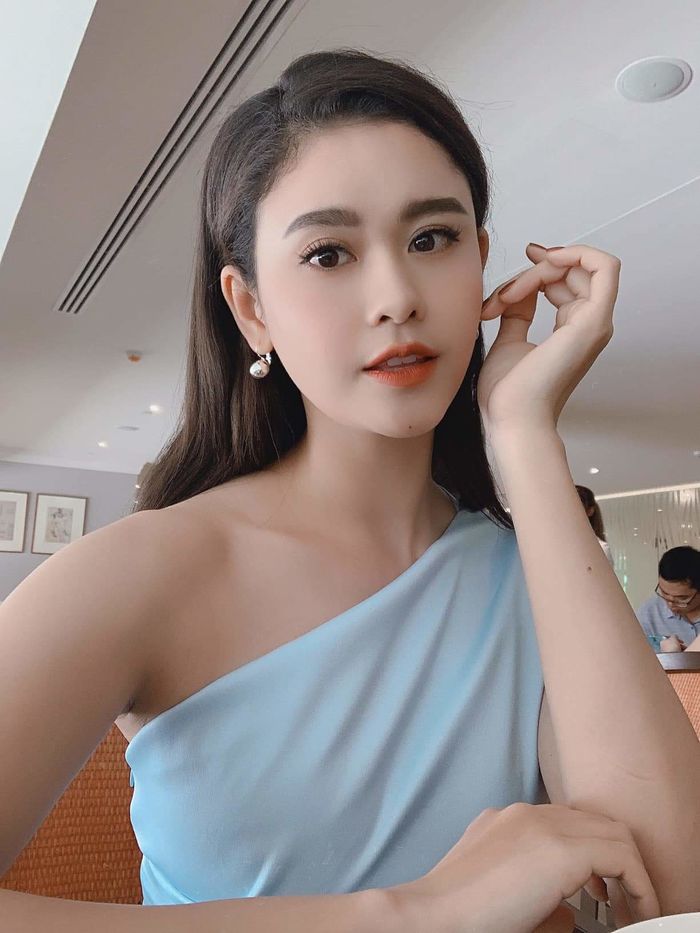 Hiền Hồ - Bùi Anh Tuấn lộ ảnh hẹn hò, Bà 5 Bống Duy Khánh sang Mỹ