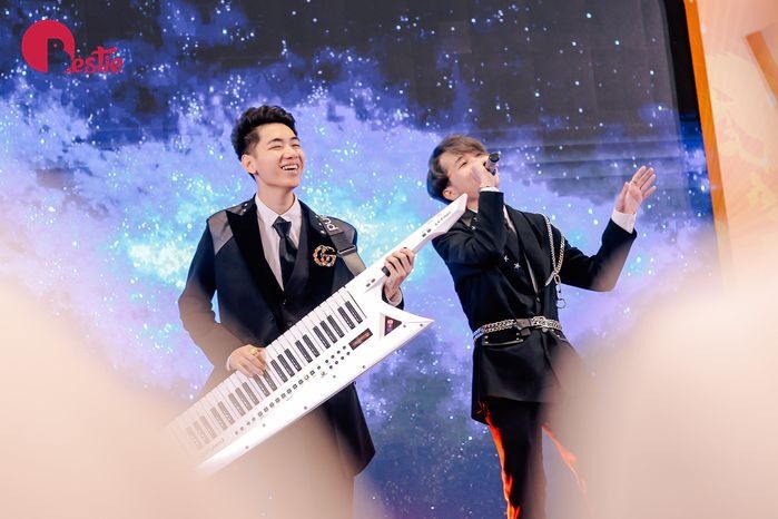 Hình ảnh mới nhất của K-ICM & Jack tái xuất sau khi hit khủng Sóng Gió