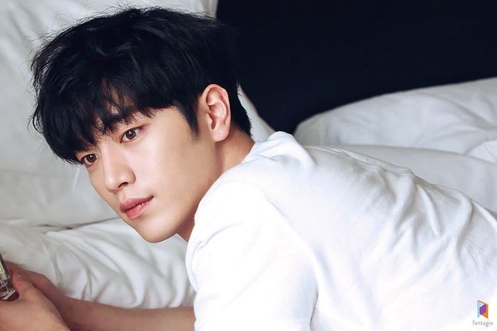 Hình mẫu dao kéo của đàn ông Hàn đứng đầu không phải Park Bo Gum