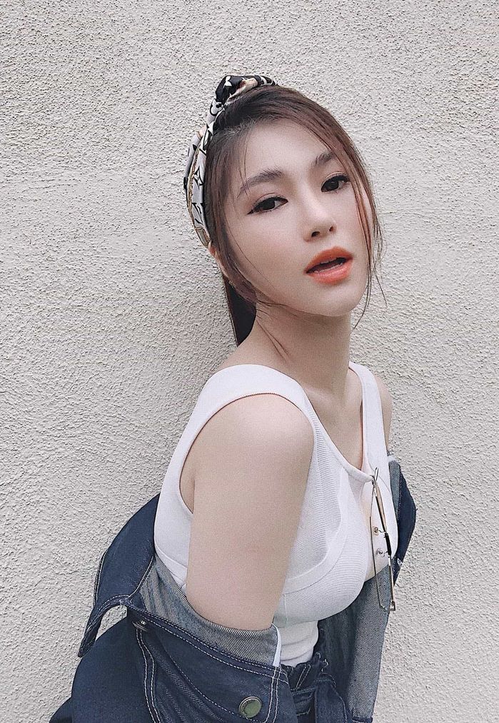 Hòa Minzy thanh lý túi hiệu, Hoài Lâm chuyển nghề lái xe kiếm sống