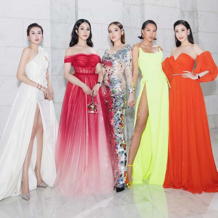 Hội bạn thân sang - xịn - mịn của Vbiz