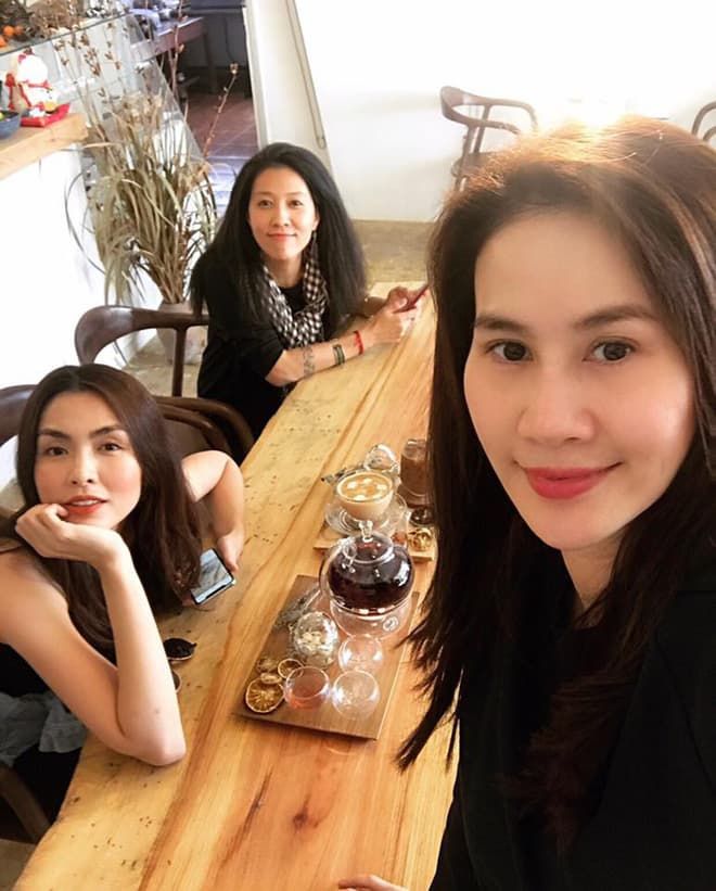 Hội bạn thân sang - xịn - mịn của Vbiz