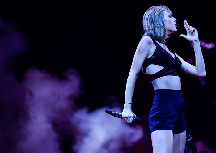 Justin Bieber thua xa Taylor Swift về khoản kiếm tiền lẫn tiêu tiền