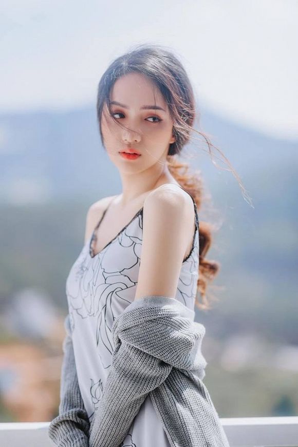 Không phải Hà Tăng hay Hà Hồ, Chi Pu có lượt theo dõi số 1 Instagram