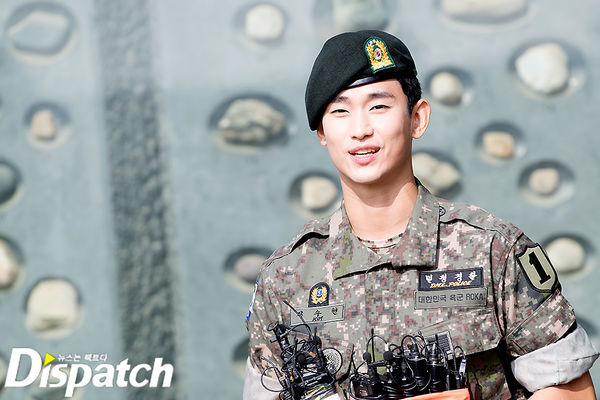 Kim Soo Hyun và loạt mỹ nam cực phẩm của showbiz Hàn xuất ngũ