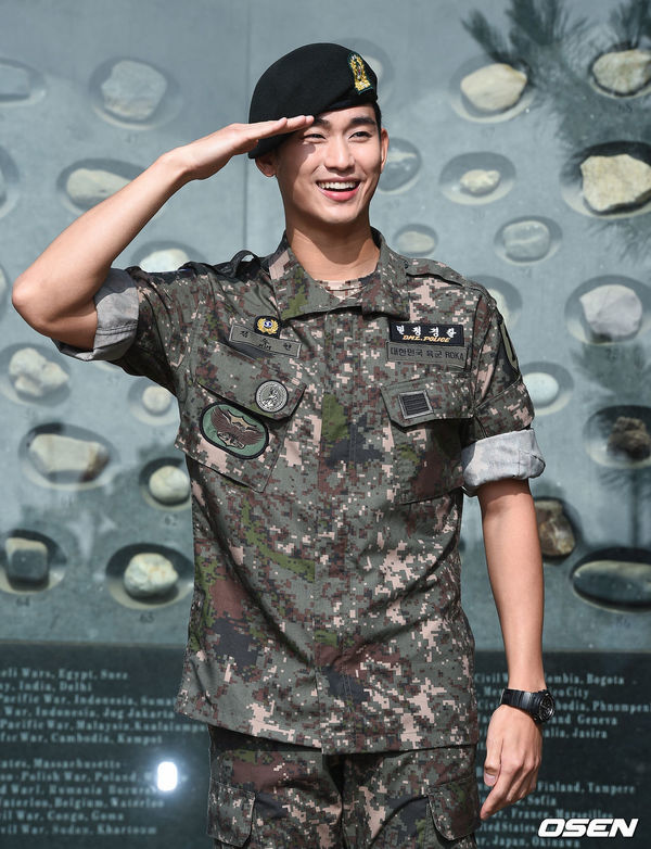 Kim Soo Hyun và loạt mỹ nam cực phẩm của showbiz Hàn xuất ngũ