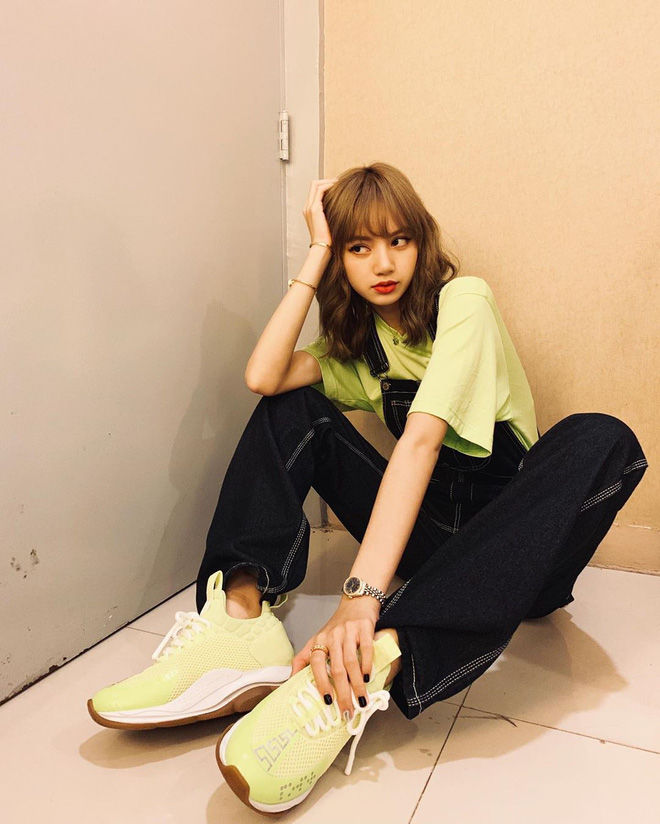 Lisa dành nửa tỷ mua giày, số túi cũng nhiều ngang Jennie