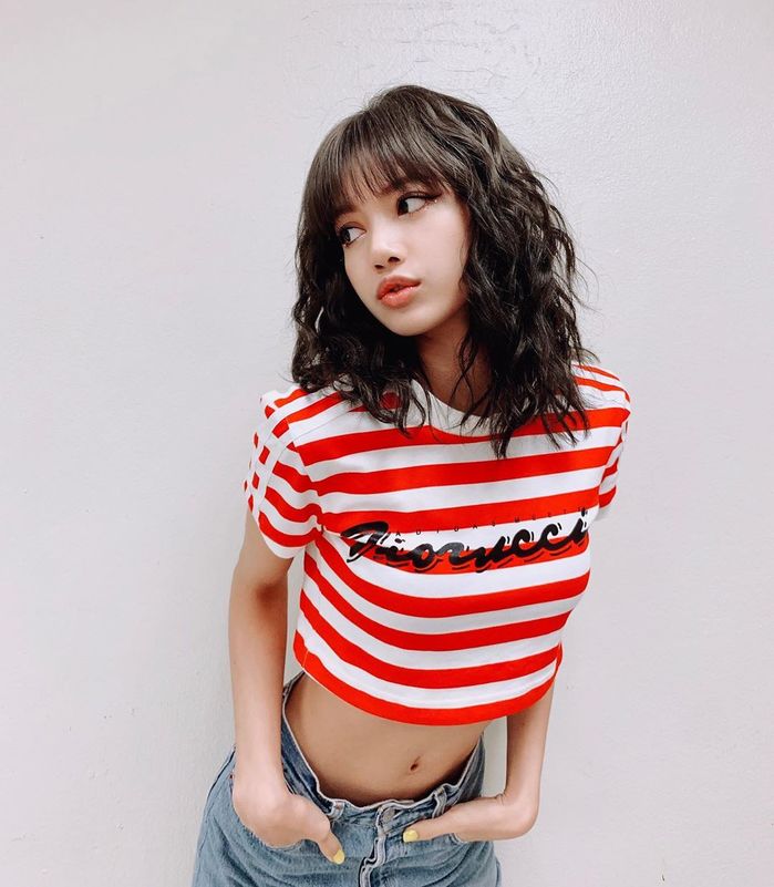 Lisa làm bùng nổ Instagram với ảnh 4 triệu like: