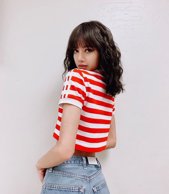 Lisa làm bùng nổ Instagram với ảnh 4 triệu like: