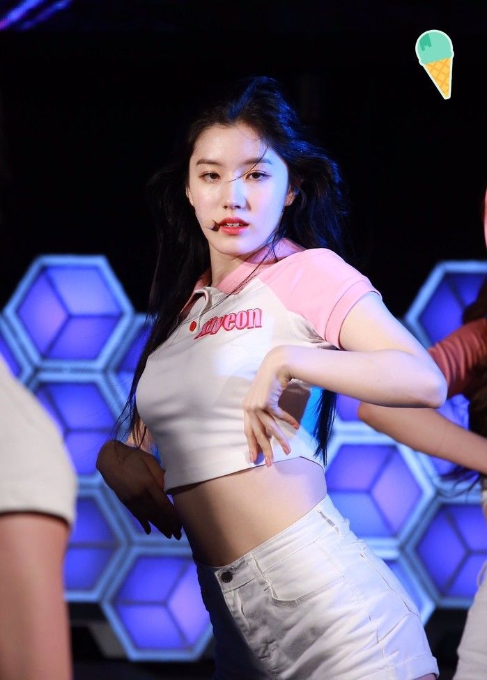 Loạt idol sinh năm 2000 “phá kén” thành công: Chứng minh đỉnh cao nhan