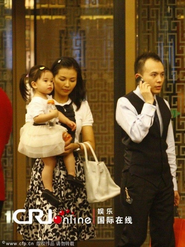 Lưu Đào - Ẩn sau gièm pha mang tiếng hám tiền là người vợ tào khang