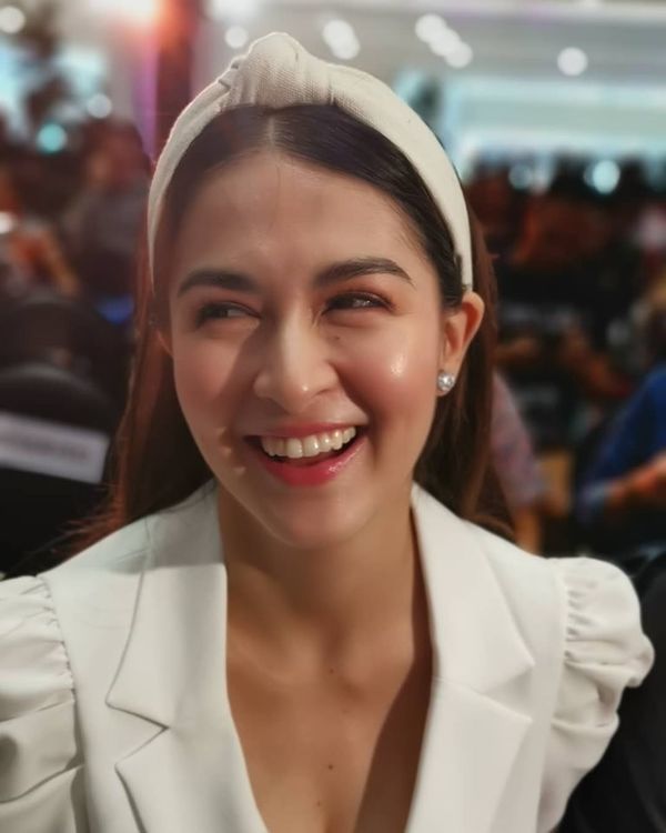 Marian Rivera khoe ảnh chụp vội: Dù mặt mộc cho con bú, vẫn thần thái