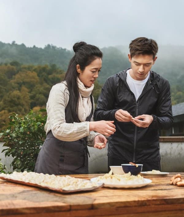 Nam thần du lịch xứ Trung gọi tên Lý Hiện Cá Mực Hầm Mật