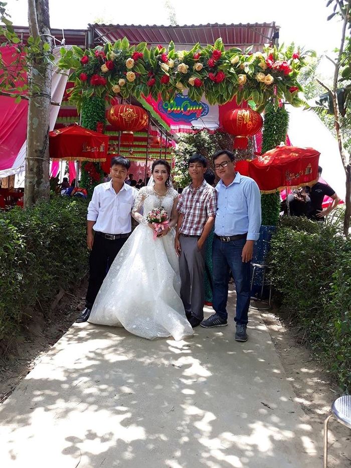 Ngày cưới chỉ có cô dâu khi chú rể là lính đảo Trường Sa chưa kịp về