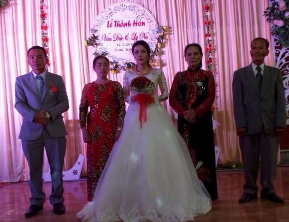 Ngày cưới chỉ có cô dâu khi chú rể là lính đảo Trường Sa chưa kịp về