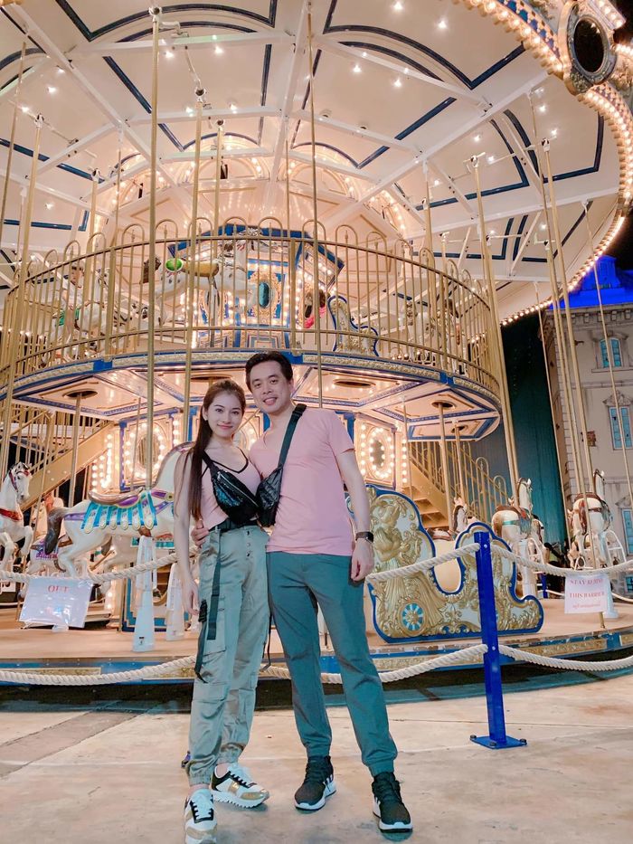 Nhã Phương gầy trơ xương, Nhi - Thắng tổ chức hôn lễ ở sân bay nhờ fan