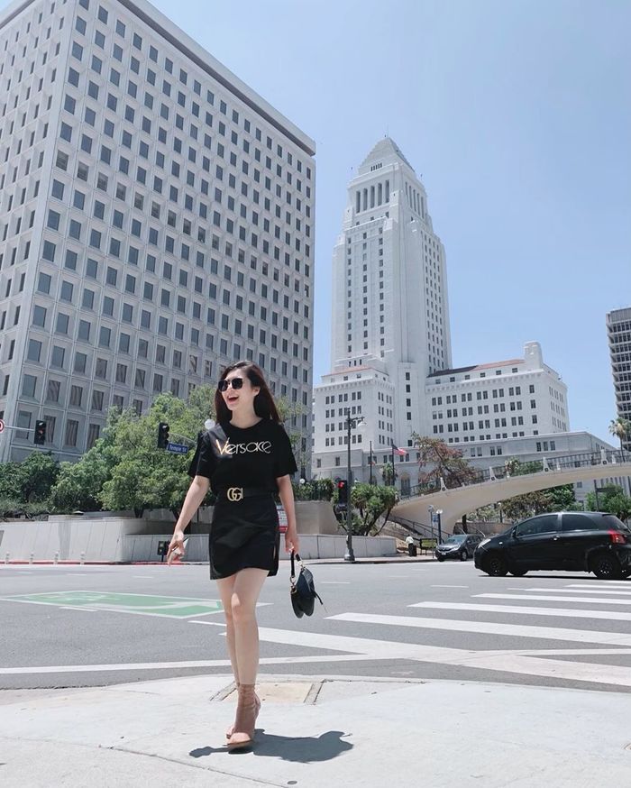 Nhã Phương lại mình hạc xương mai, Minh Hằng đeo nhẫn ẩn ý sắp cưới