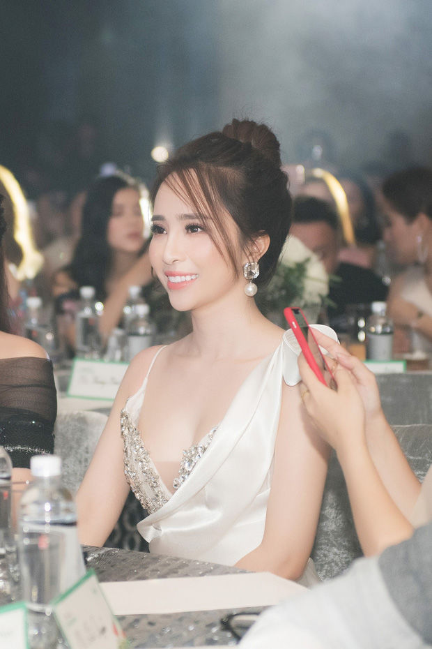 Nhã “tiểu tam” diện váy sương sương khoe sắc vóc nóng bỏng lấn át Thư