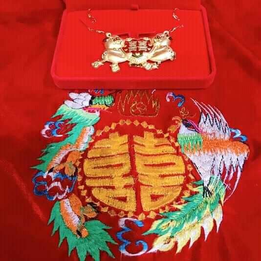 Nhi - Thắng diện trang phục cưới tổ chức hôn lễ ở sân bay