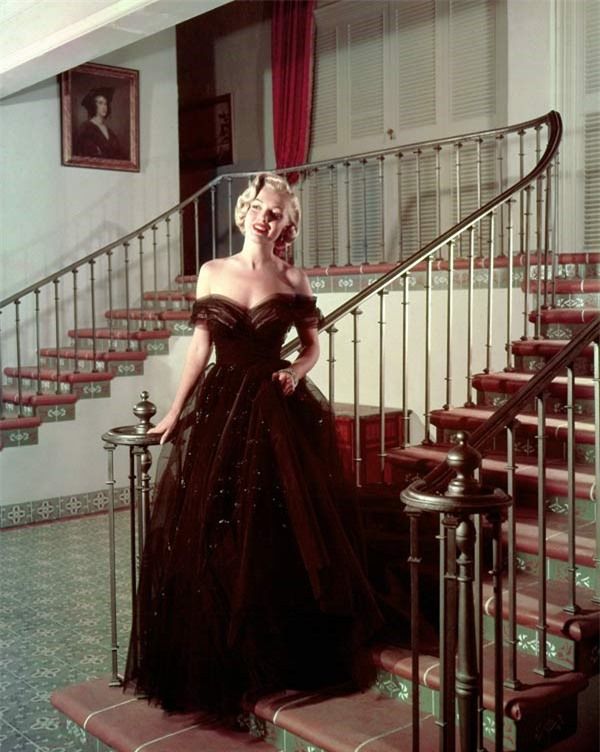 Những khoảnh khắc thời trang sống mãi của Marilyn Monroe