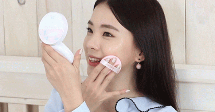 Phấn nước, son môi là những “bảo bối” không thể thiếu trong túi nàng