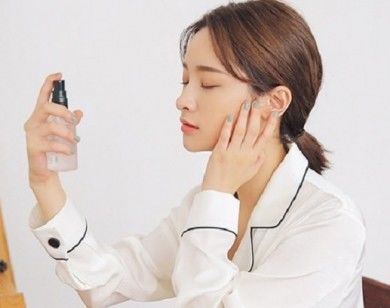 Phấn nước, son môi là những “bảo bối” không thể thiếu trong túi nàng