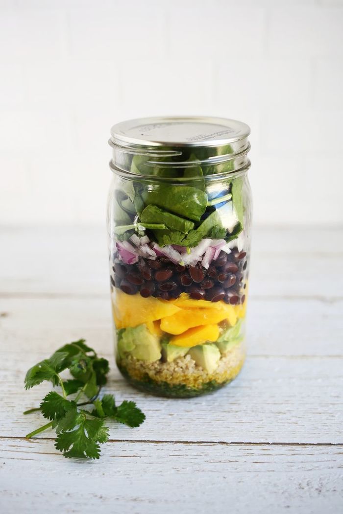 Đẹp mắt với các món salad đựng trong lọ thủy tinh