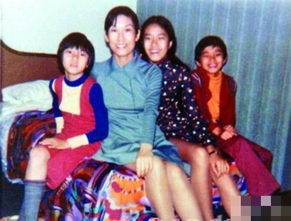 Sao Hoa - Hàn bị cha ruồng bỏ từ bé: Châu Tinh Trì vẫn làm tròn đạo hi