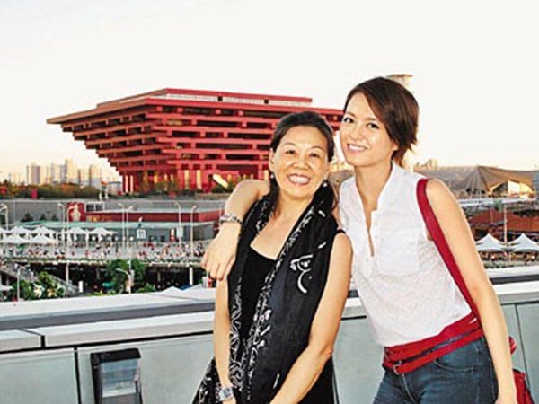 Sao Hoa - Hàn bị cha ruồng bỏ từ bé: Châu Tinh Trì vẫn làm tròn đạo hi
