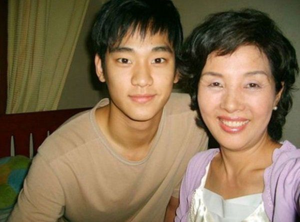 Sao Hoa - Hàn bị cha ruồng bỏ từ bé: Châu Tinh Trì vẫn làm tròn đạo hi