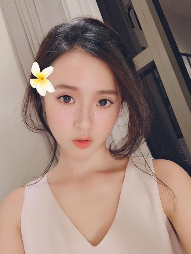 Sao nữ Vbiz còn trẻ đã tậu nhà tậu xe, thêm cả “núi” đồ hiệu