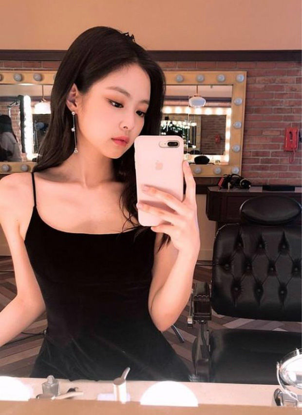 Sao sở hữu xương quai xanh cuốn hút: BlackPink có 2 mỹ nhân được chọn