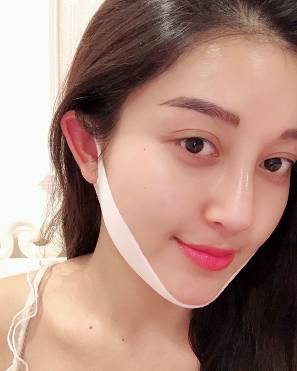 Sao Vbiz sở hữu làn da mịn màng: Đỗ Mỹ Linh, Hari Won lọt hạng